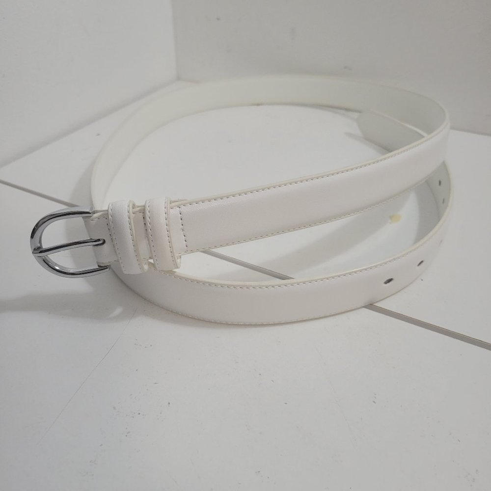 New White Leather and Gold Buckle X-large Belt